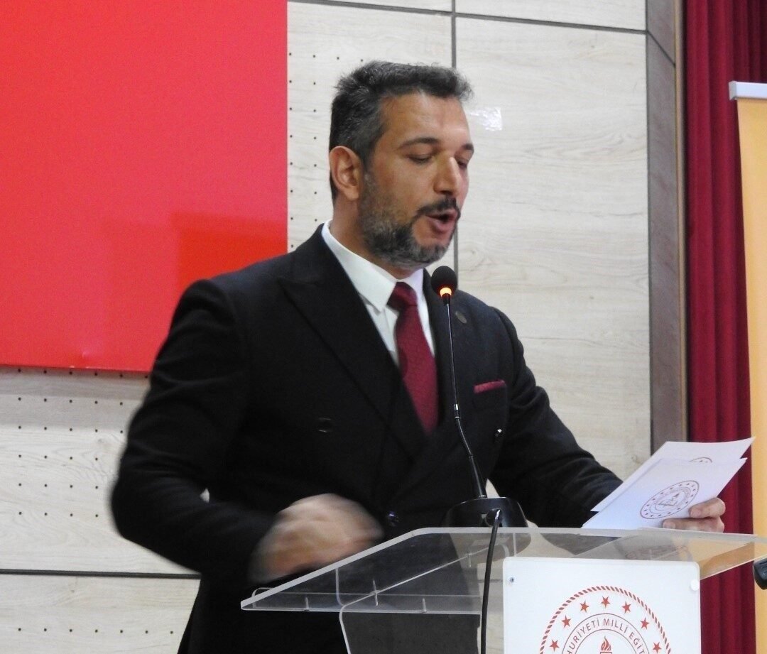AK Parti Grup Başkanvekili Yenişehirlioğlu, Öğretmen Akademisinde
