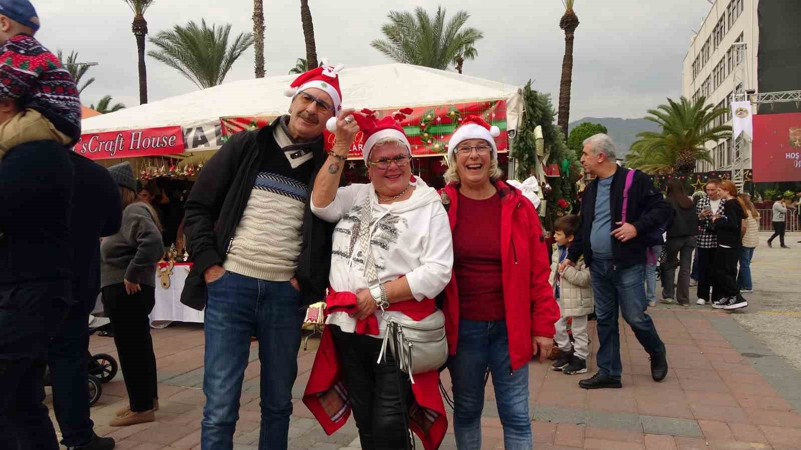 Alanya’da klasik Noel pazarı kapılarını konuklara açtı