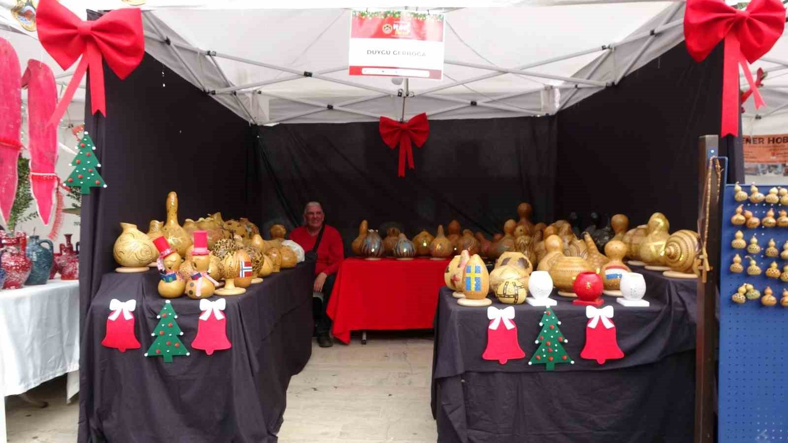 Alanya’da klasik Noel pazarı kapılarını konuklara açtı