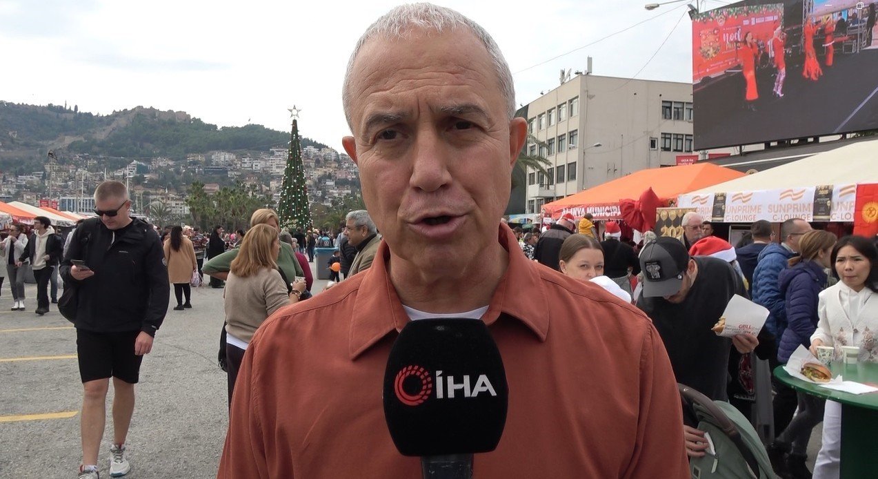 Alanya’da klasik Noel pazarı kapılarını konuklara açtı