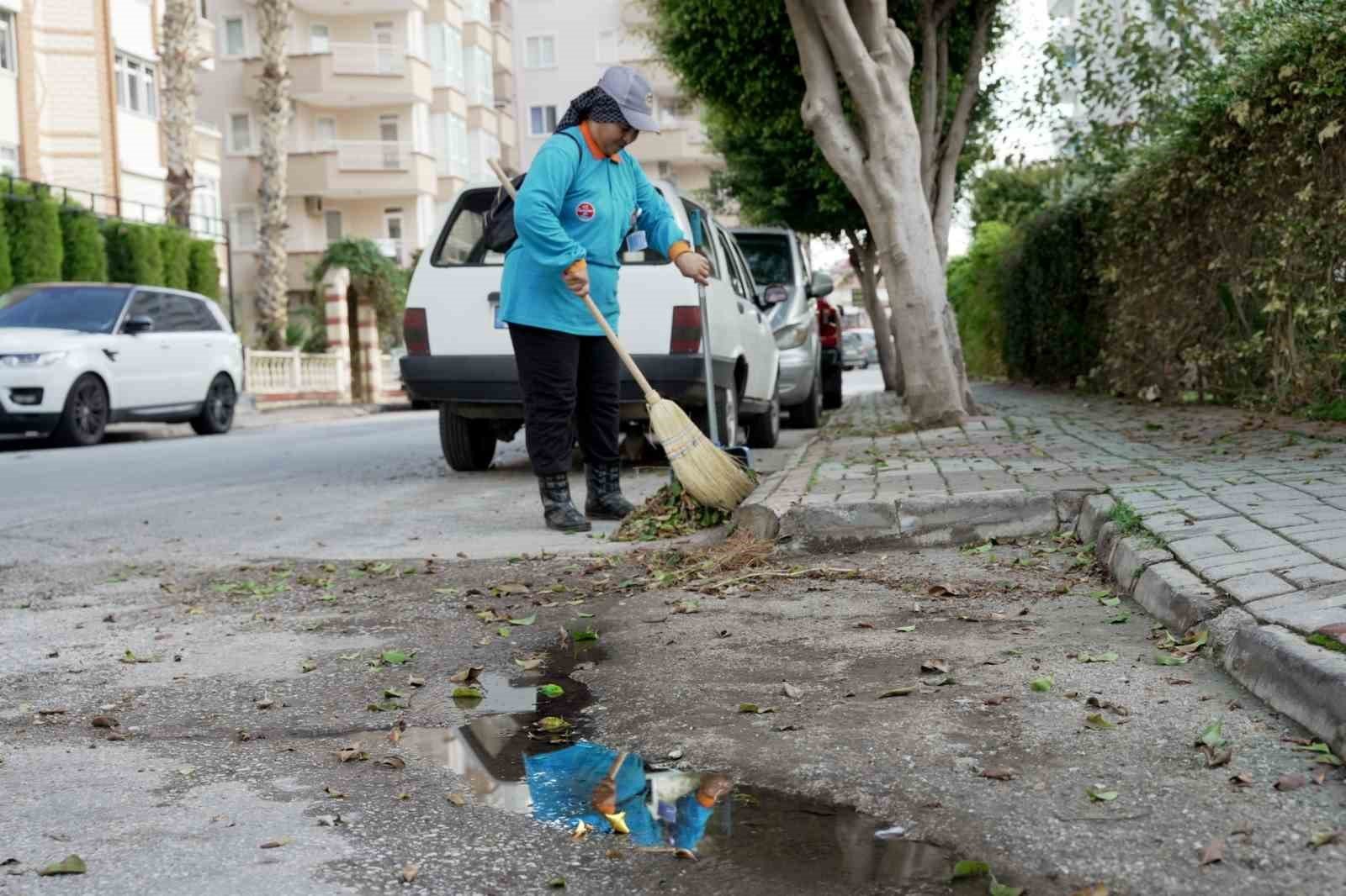 Alanya’nın paklığına bayan eli değdi