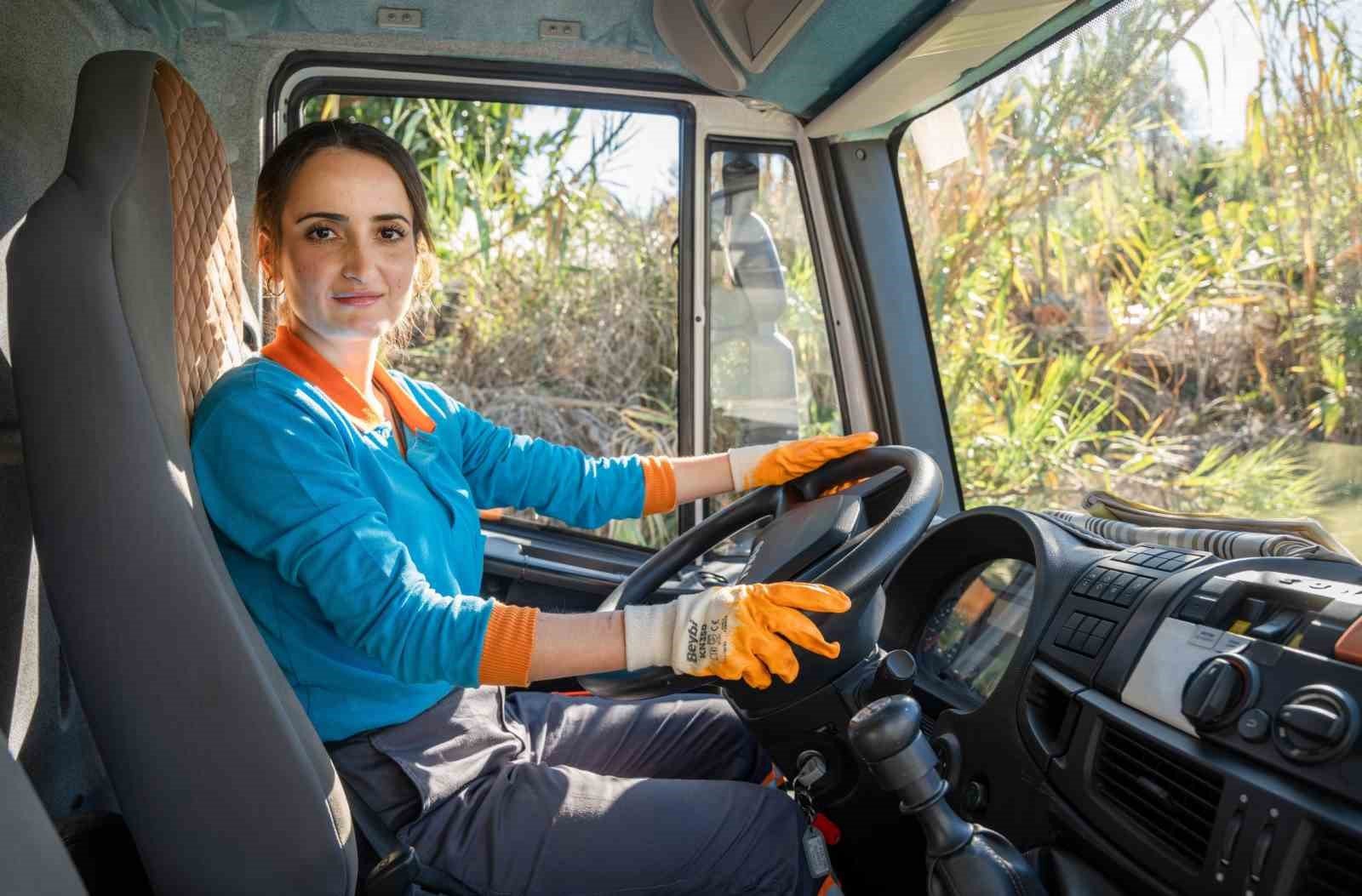 Alanya’nın paklığına bayan eli değdi