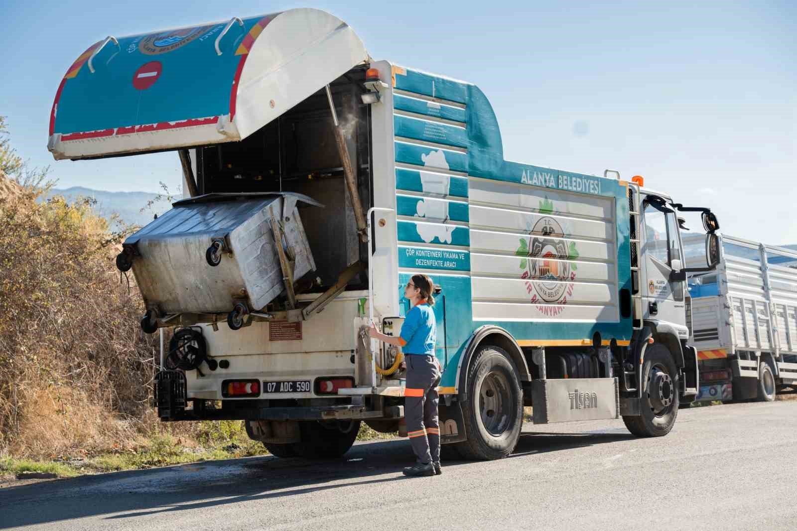 Alanya’nın paklığına bayan eli değdi