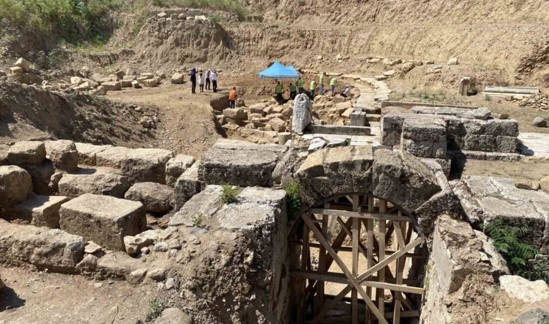 Manisa Büyükşehir Belediye Başkanı Ferdi Zeyrek, ilçe ziyaretleri kapsamında Alaşehir