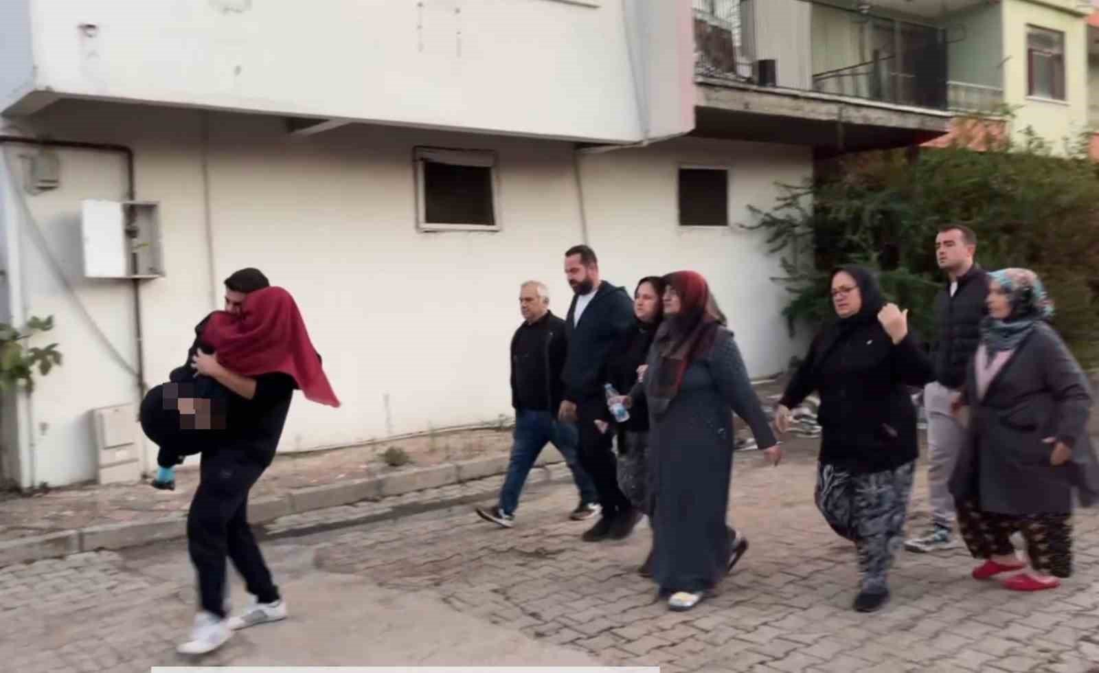 Antalya’nın Serik ilçesinde bir mesken çıkan yangında küle döndü. Yangın