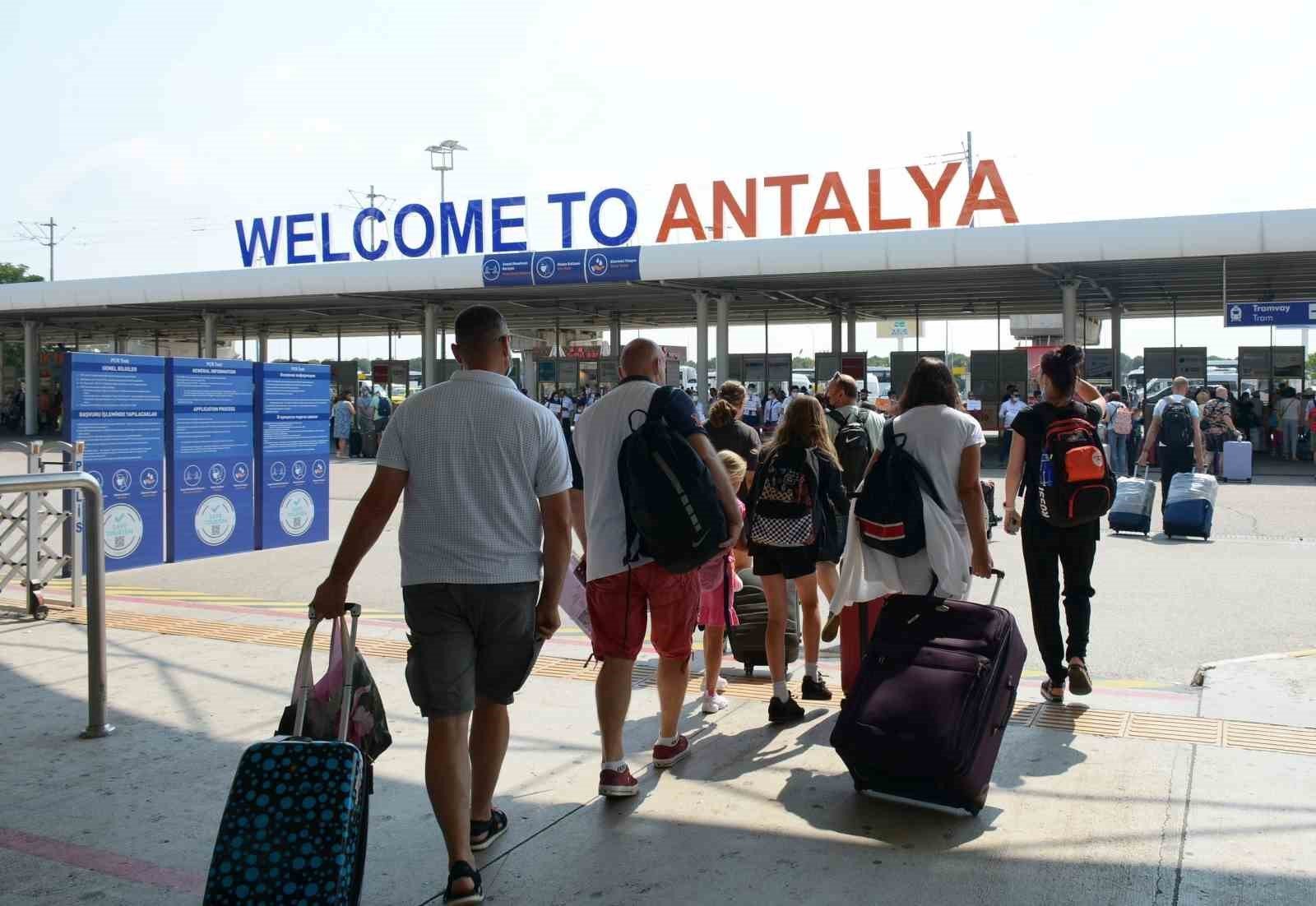 Antalya, 2024 yılı sonuna yaklaşırken yaklaşık 17 milyon turist ağırlayarak