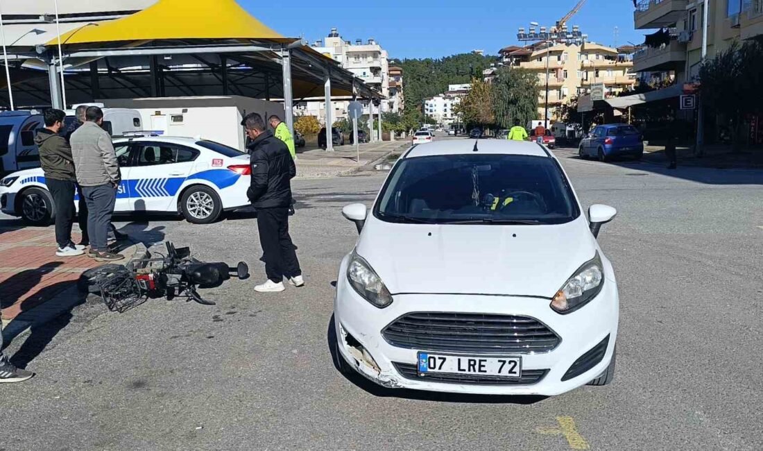 Antalya’nın Manavgat ilçesinde arabanın elektrikli bisiklete çarpması sonucu meydana gelen