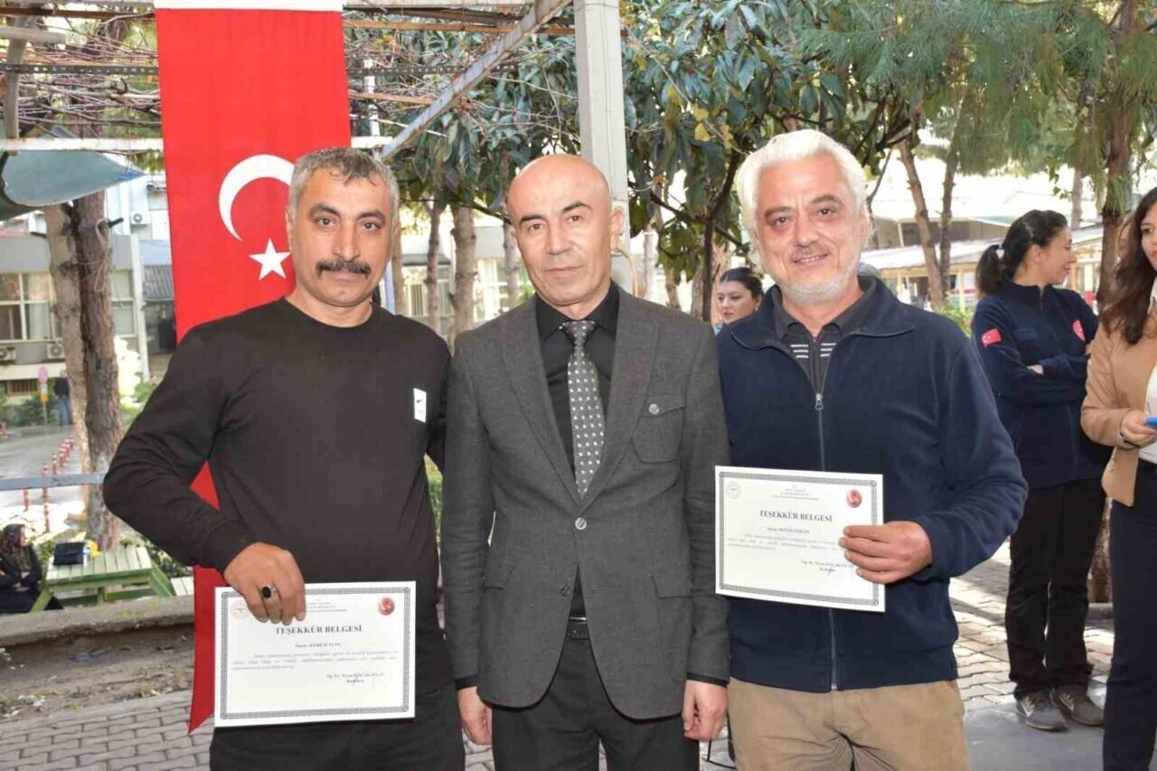 Atatürk Devlet Hastanesi’nde personellere teşekkür belgesi verildi