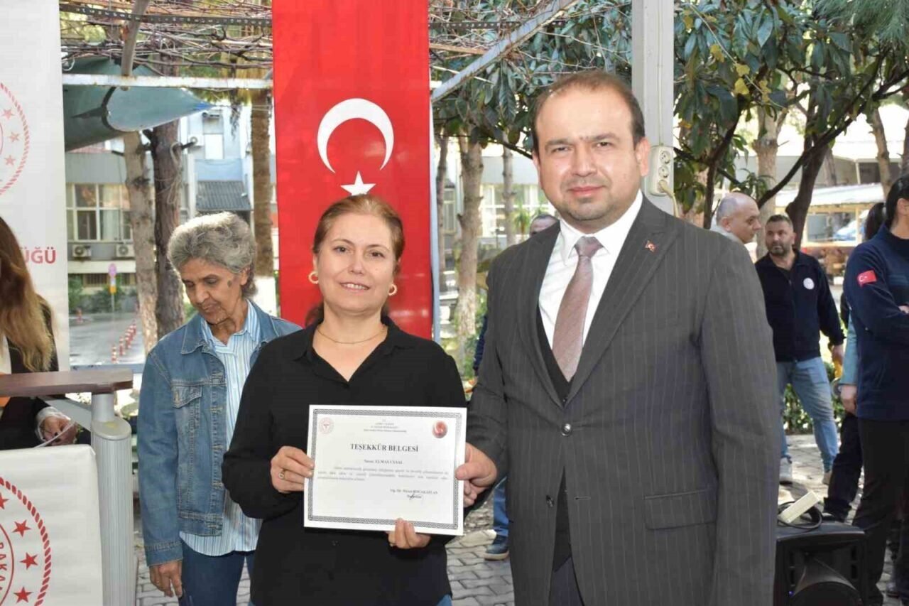 Atatürk Devlet Hastanesi’nde personellere teşekkür belgesi verildi