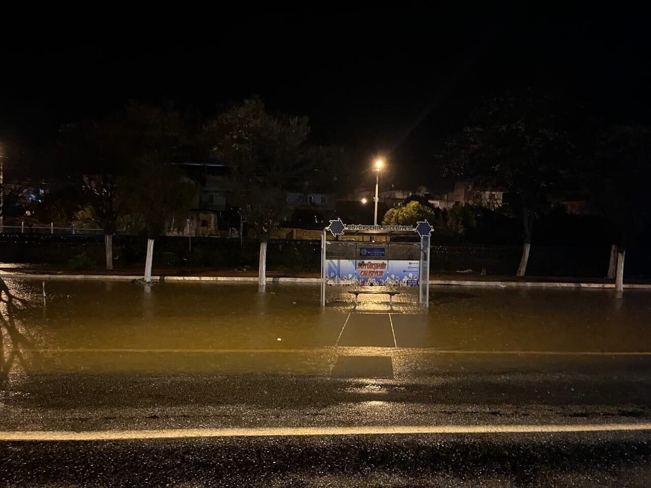 Aydın-İzmir karayolunda sürücüler zor anlar yaşadı