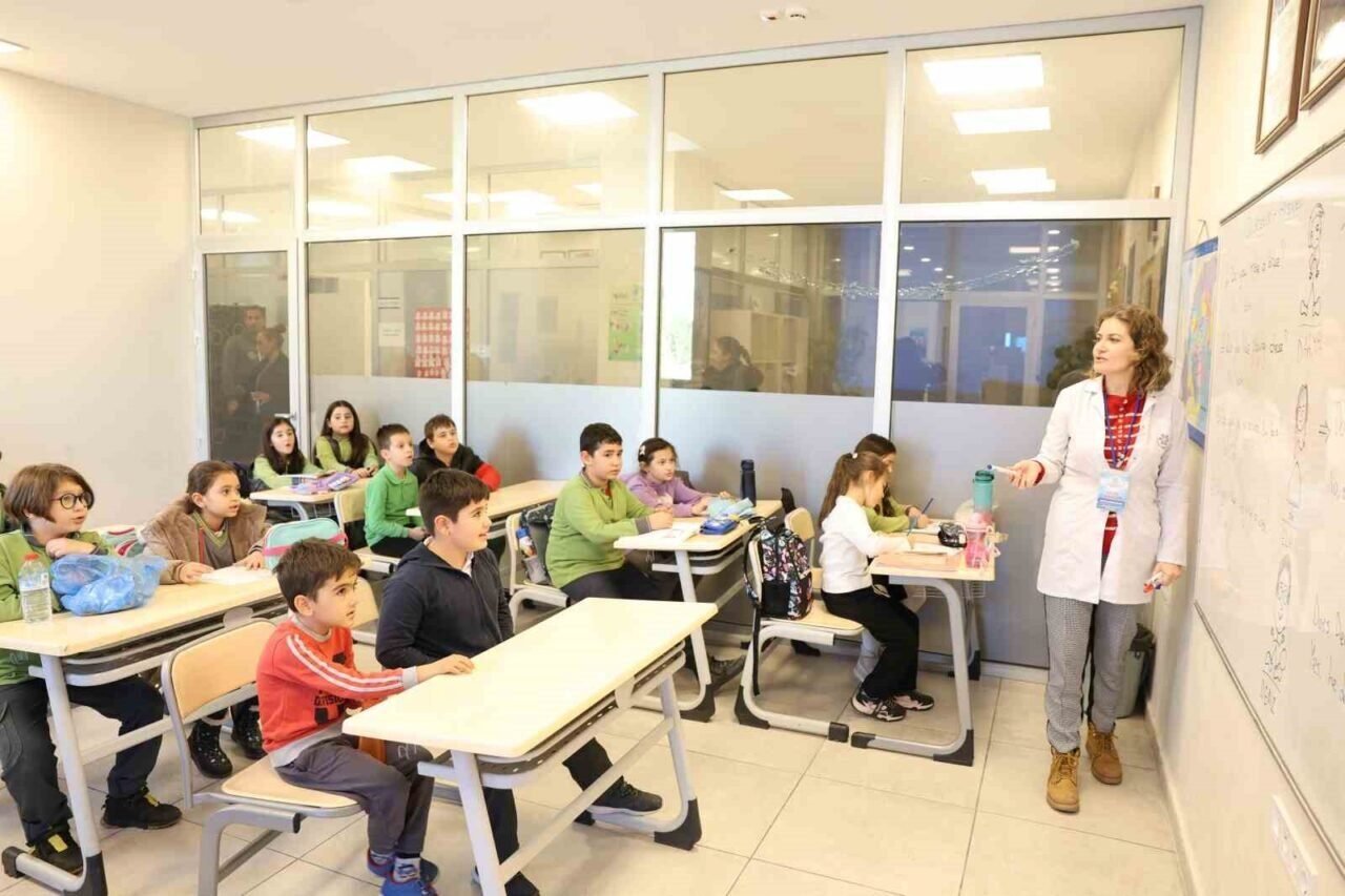 Aydınlılar, Büyükşehir’in kurslarıyla kendini geliştiriyor