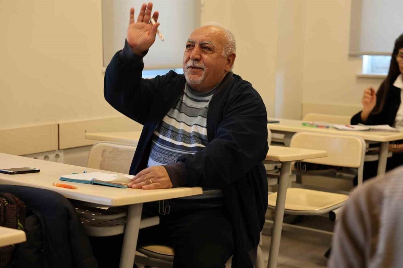Aydınlılar, Büyükşehir’in kurslarıyla kendini geliştiriyor