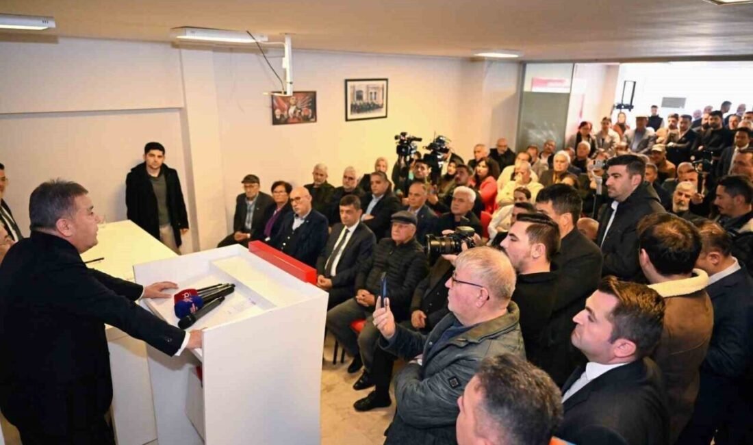 Antalya Büyükşehir Belediye Başkanı Muhittin Böcek, Kumluca’ya 1 milyar 418