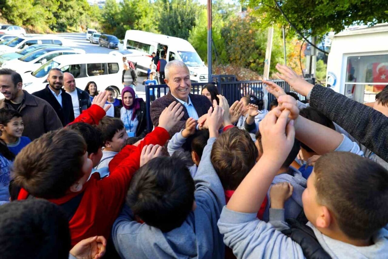Başkan Özçelik, hayırsever babasının anıldığı vefa programına katıldı