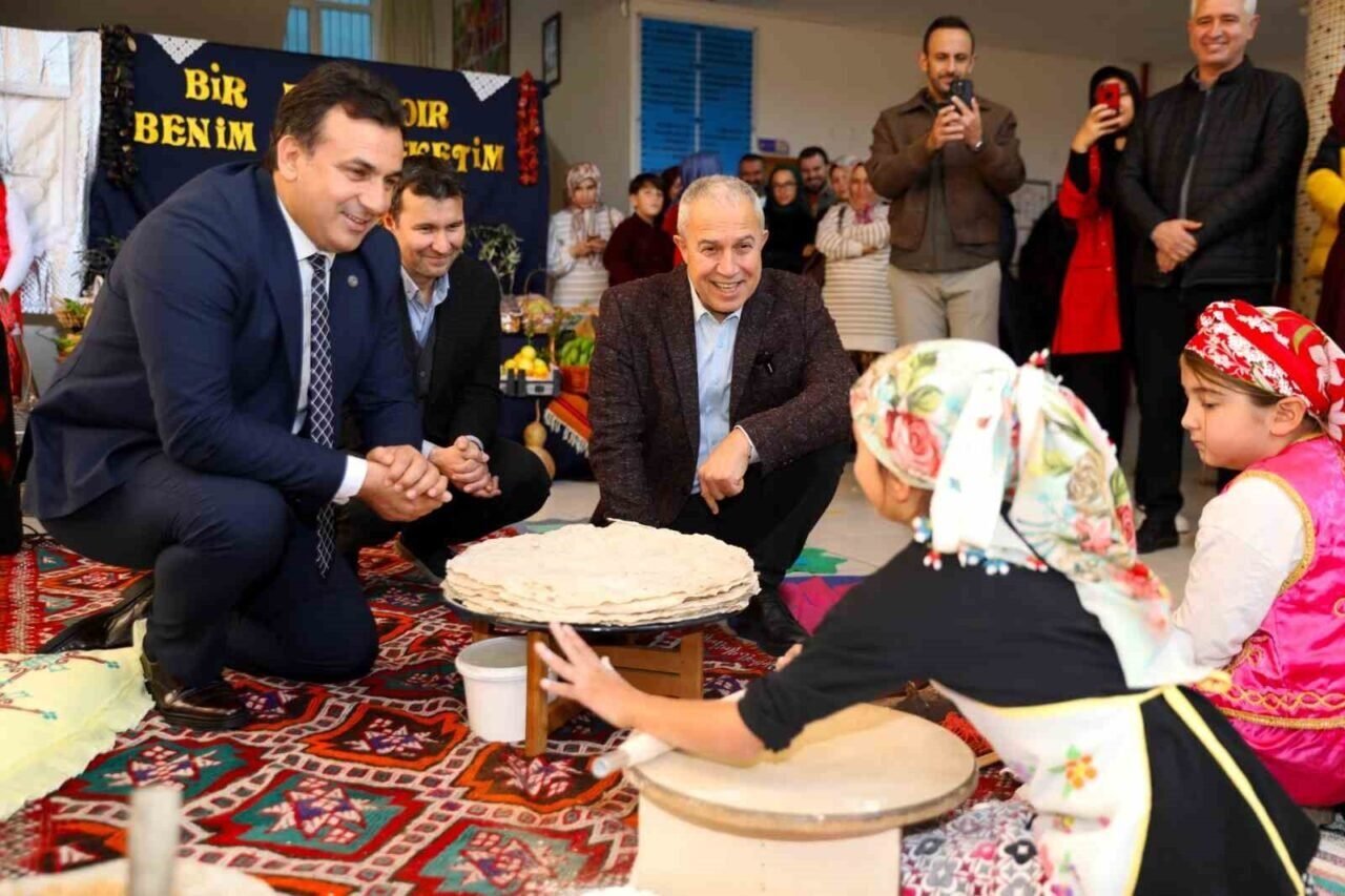 Başkan Özçelik, hayırsever babasının anıldığı vefa programına katıldı
