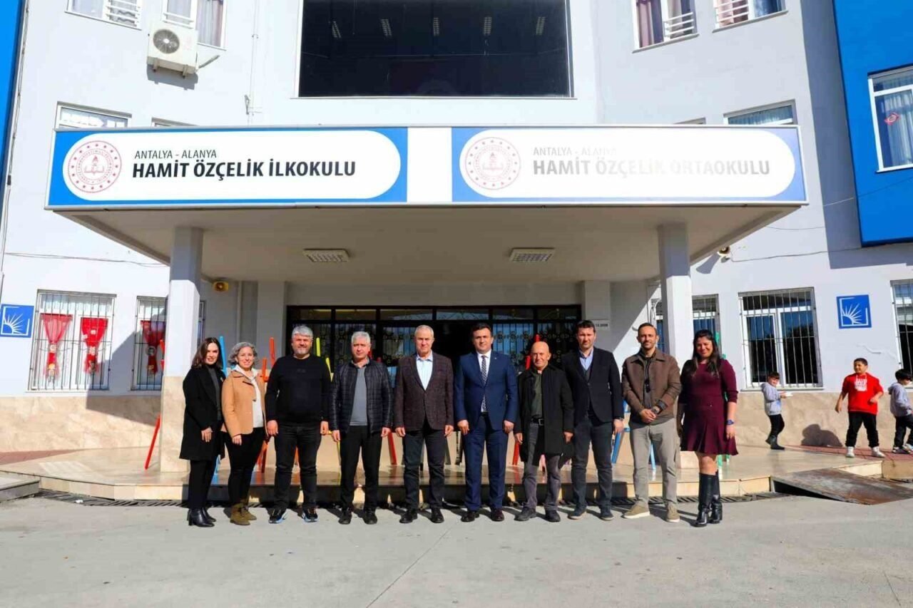 Başkan Özçelik, hayırsever babasının anıldığı vefa programına katıldı