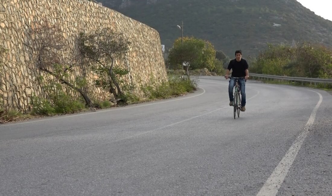 Antalya’nın Alanya ilçesinde yaşayan genç, 25 yıldan bugüne kadar kullandığı