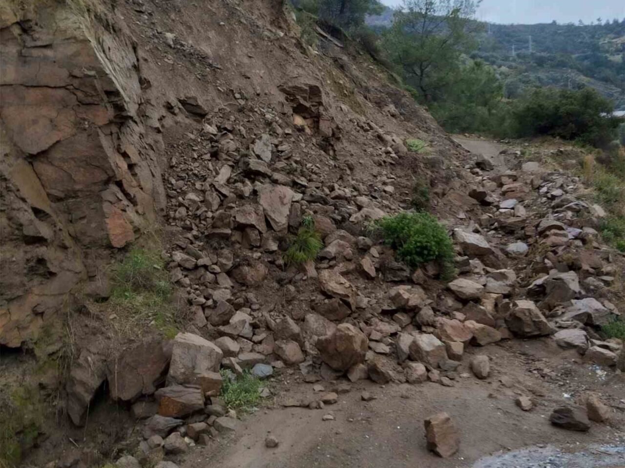 Bozdoğan Belediyesi’nden sağanak mesaisi