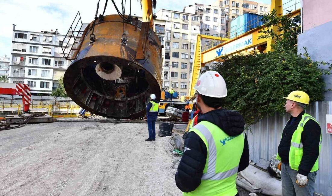 İzmir Büyükşehir Belediyesinin üretimini sürdürdüğü Buca Metrosu’nun tünel hafriyatları sürerken,