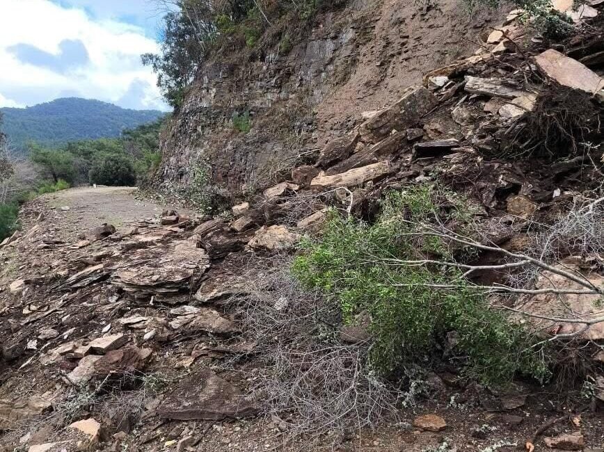 Kuşadası Davutlar Mahallesi Mermer Ocağı Bölgesinde heyelan meydana geldi. Tarihi