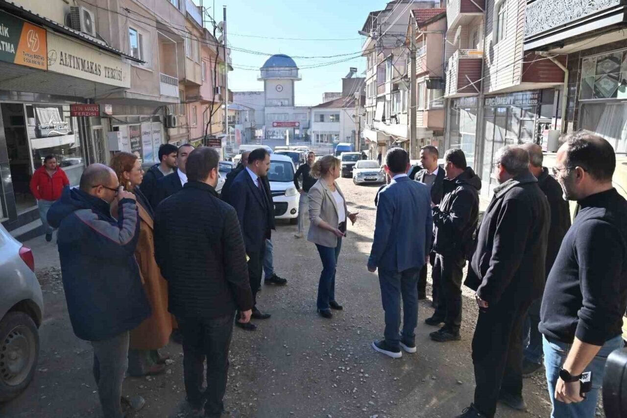 Demirci’de üstyapı çalışmaları tüm hızıyla devam ediyor