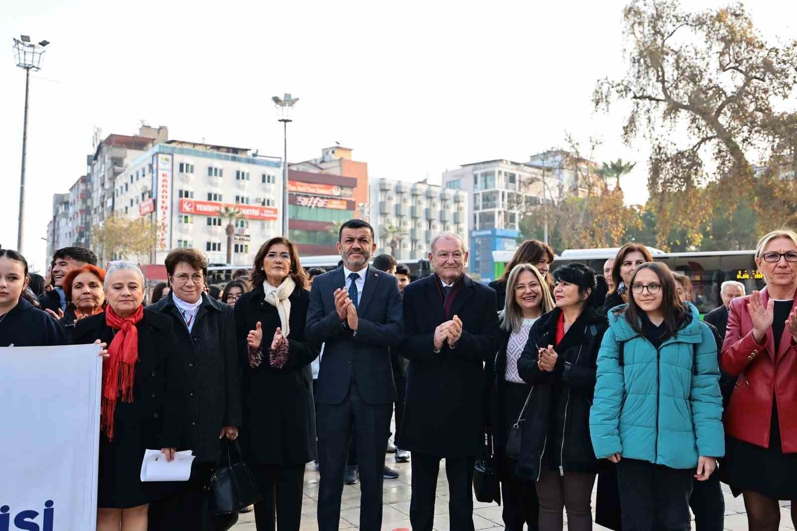 Denizli Büyükşehir Belediyesi Bayan Meclisi seçme ve seçilme hakkını kutladı