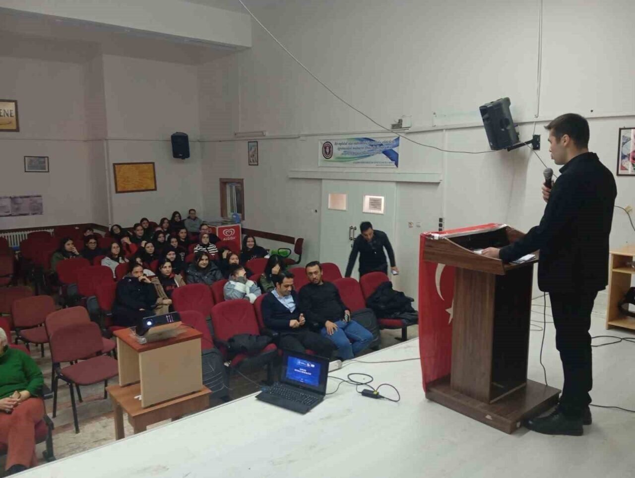 Denizli’nin 14 meslek lisesinde esnaflık anlatıldı