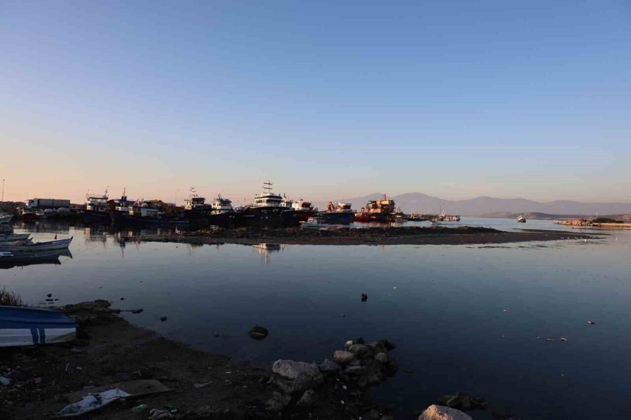 Didim Taşburun Balıkçı Barınağı’nın içler acısı hali görenleri şaşırtıyor