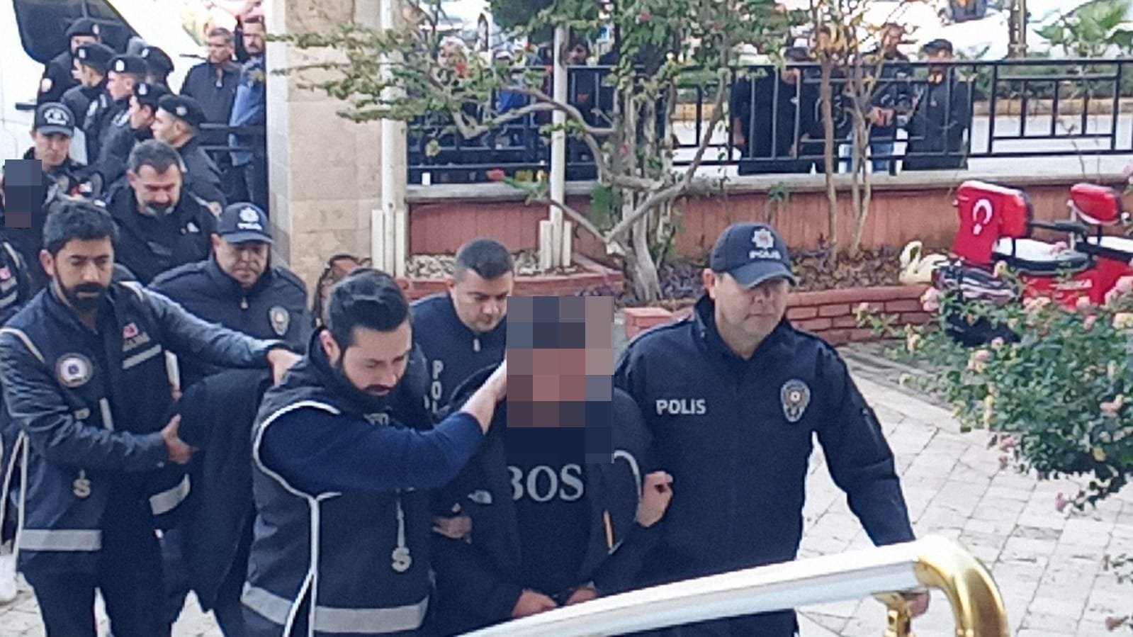 Didim Belediye Başkanı Hatice Gençay’ın evinin olduğu sokakta gerçekleştirilen kurşunlama