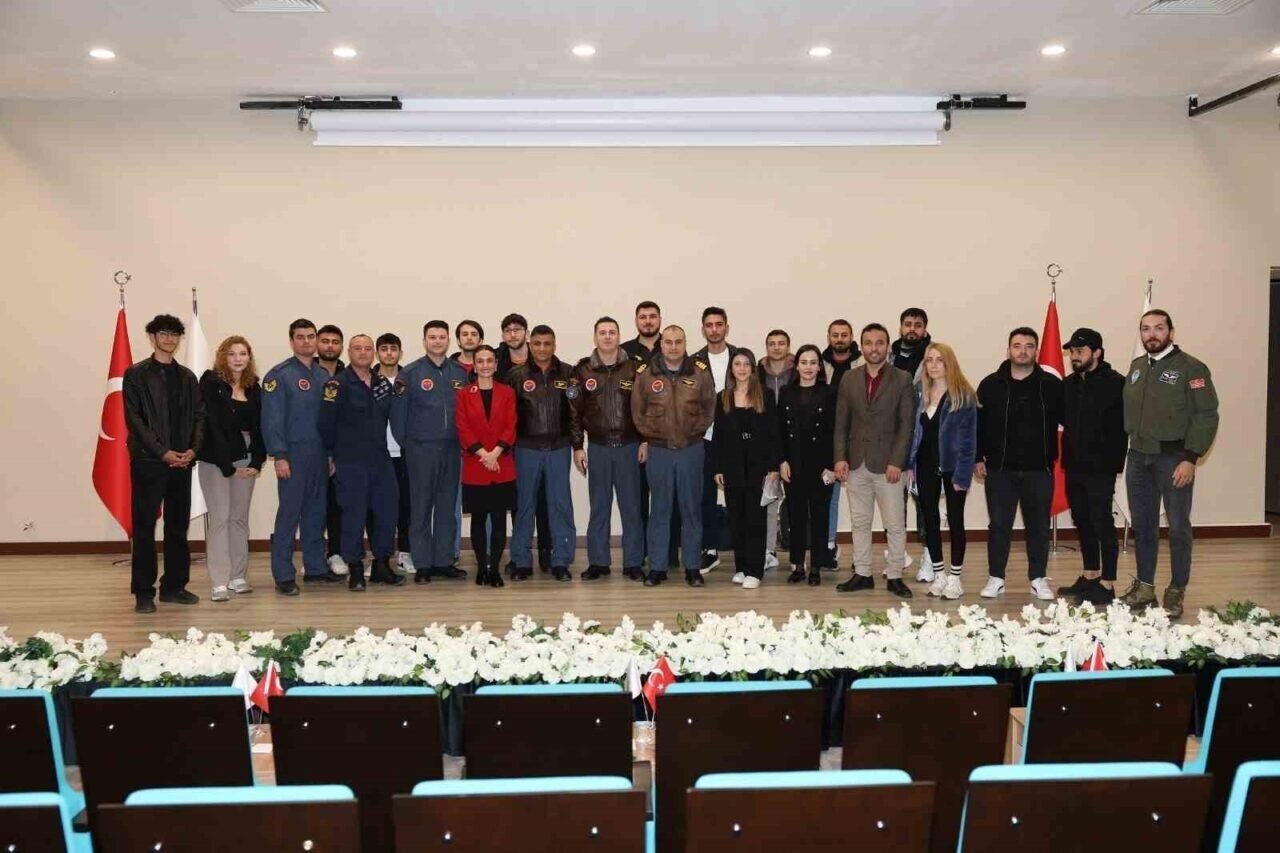 Gökyüzünün kahramanları ALKÜ’lü öğrencilerle buluştu