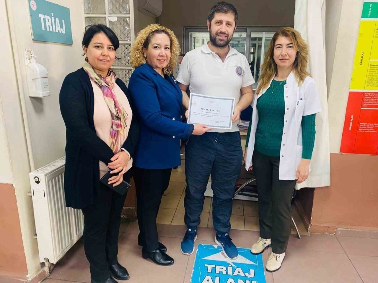 Hastalarından tam not alan sağlık çalışanlarına ödül