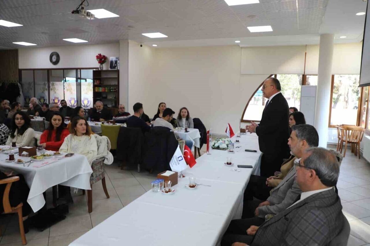 İmzalar Turgutlu için atıldı