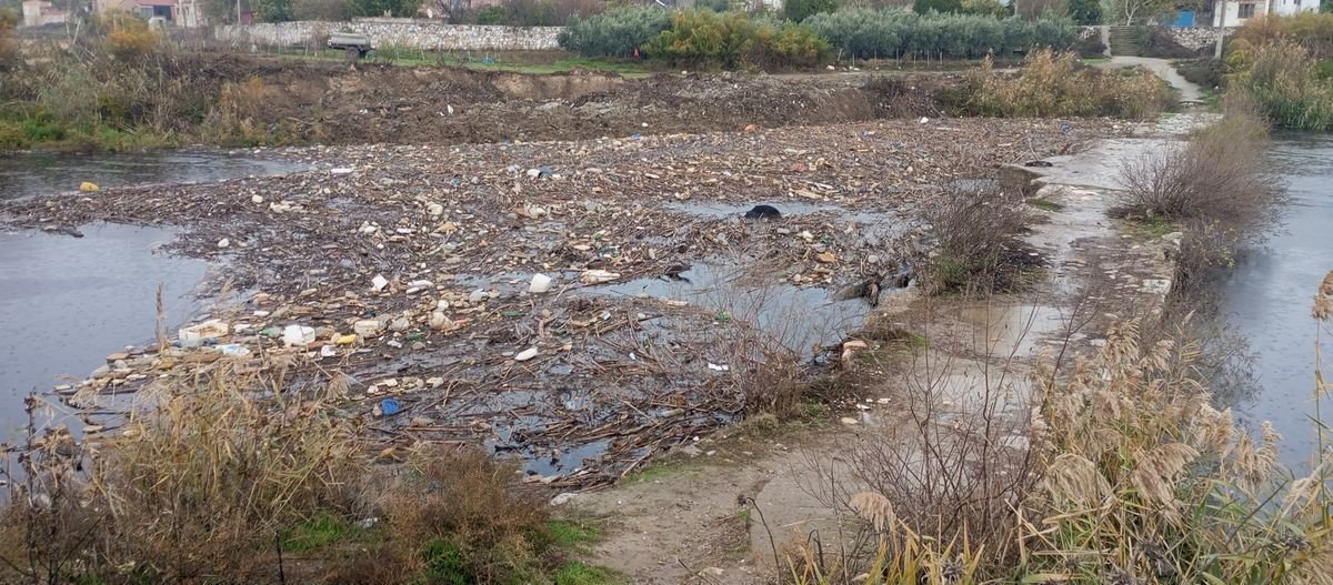 İnatçı sinemasının çekildiği tarihi taş köprü tekrar tıkandı