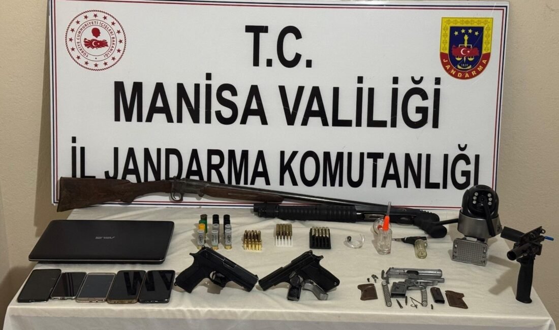 Manisa’nın Soma ilçesinde jandarma takımları tarafından bir işyerinde yapılan aramada