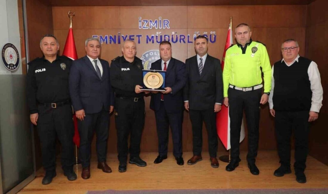 İzmir Şoförler ve Otomobilciler Esnaf Odası yönetimi, İl Emniyet Müdürü