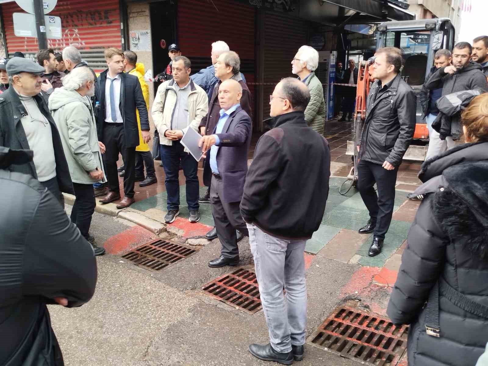 İzmir’de 2 kişinin öldüğü elektrik akımı olayında keşif yapılıyor