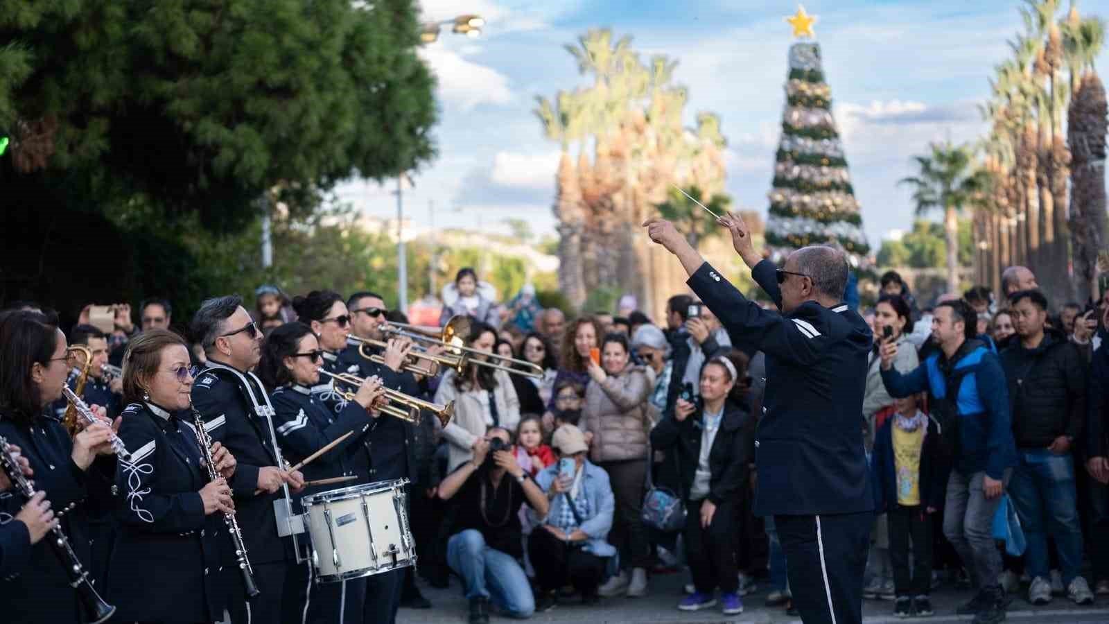 İzmir’in en sevinçli şenliği başladı