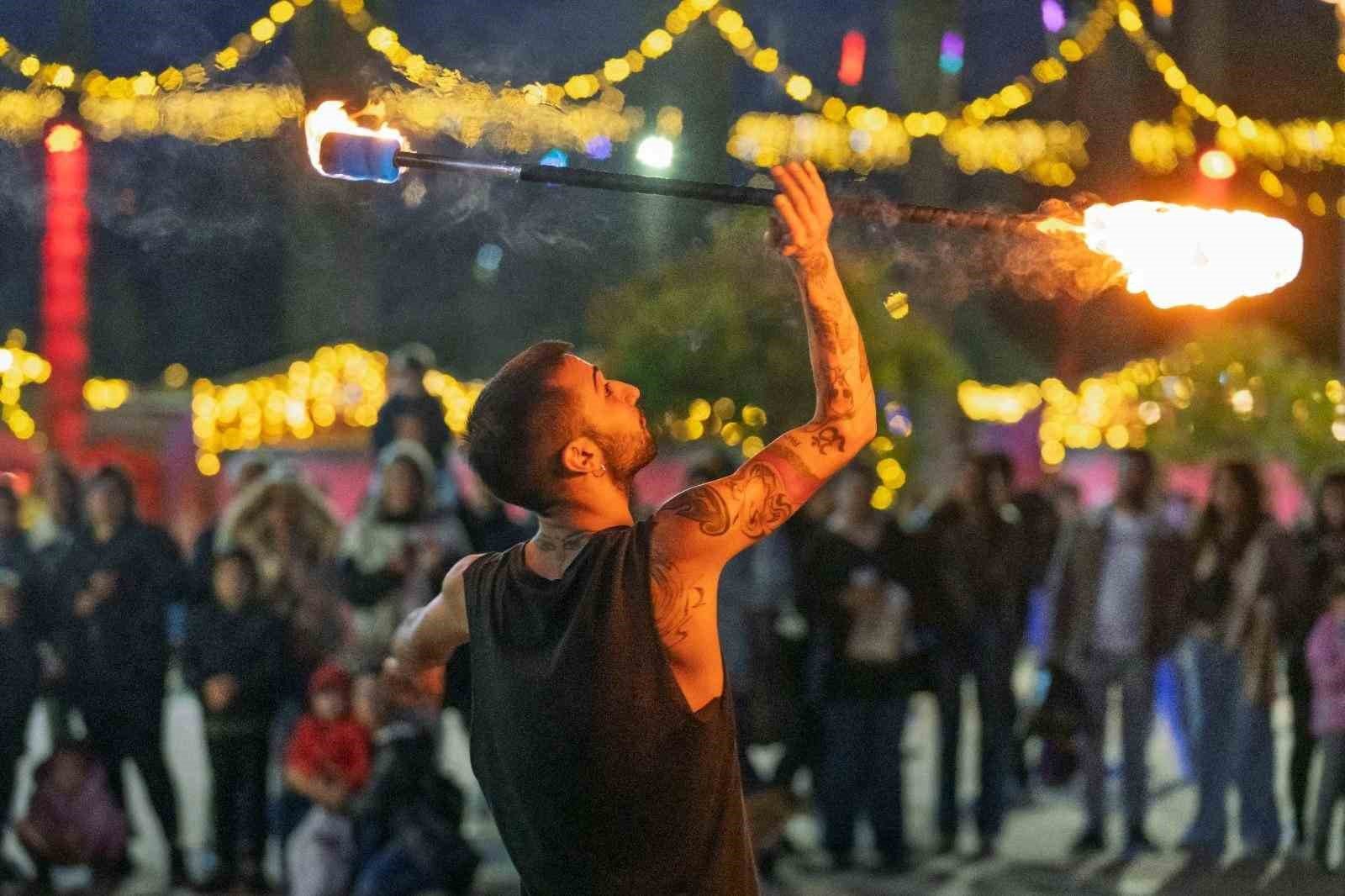 İzmir’in en sevinçli şenliği başladı