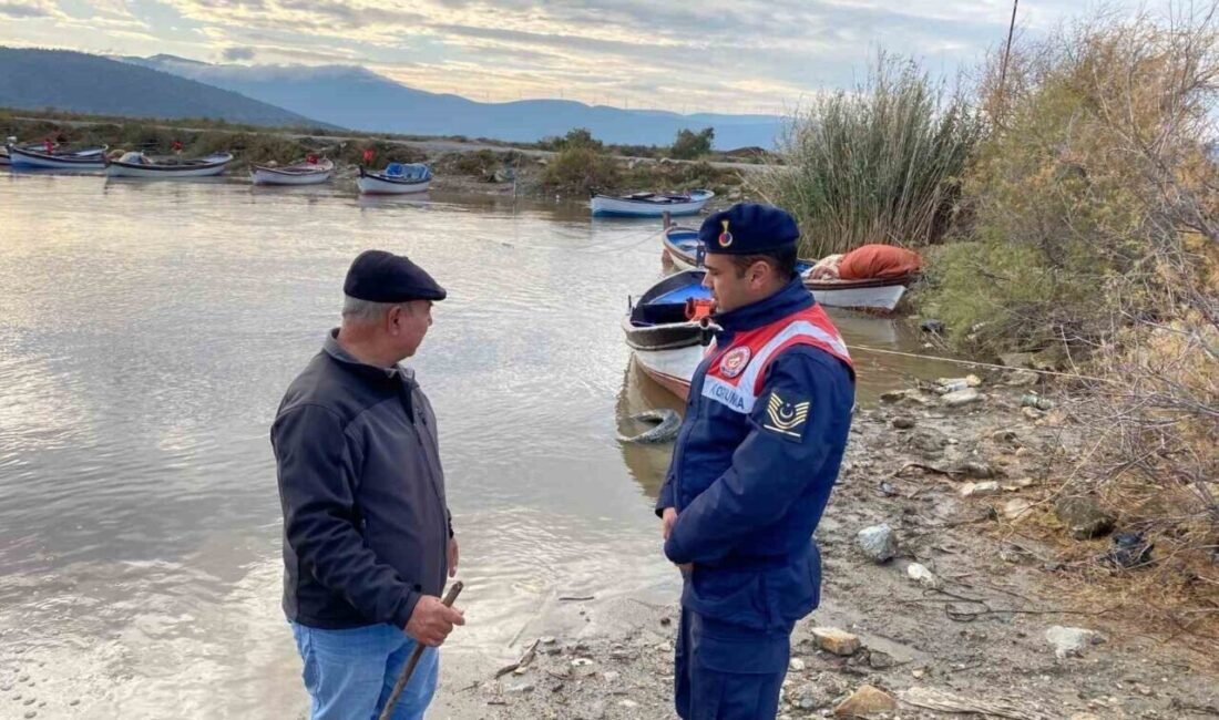 Aydın’da jandarma ekipleri Bafa Gölü’nde çevre denetimlerine devam ediyor. Aydın