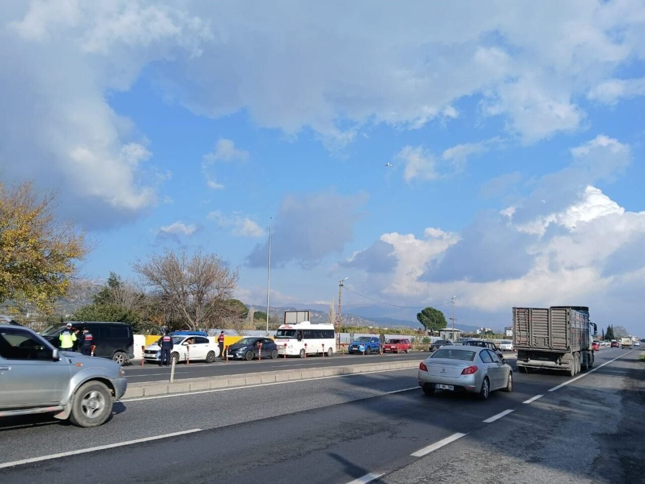 Jandarma ekiplerinden hava destekli denetim