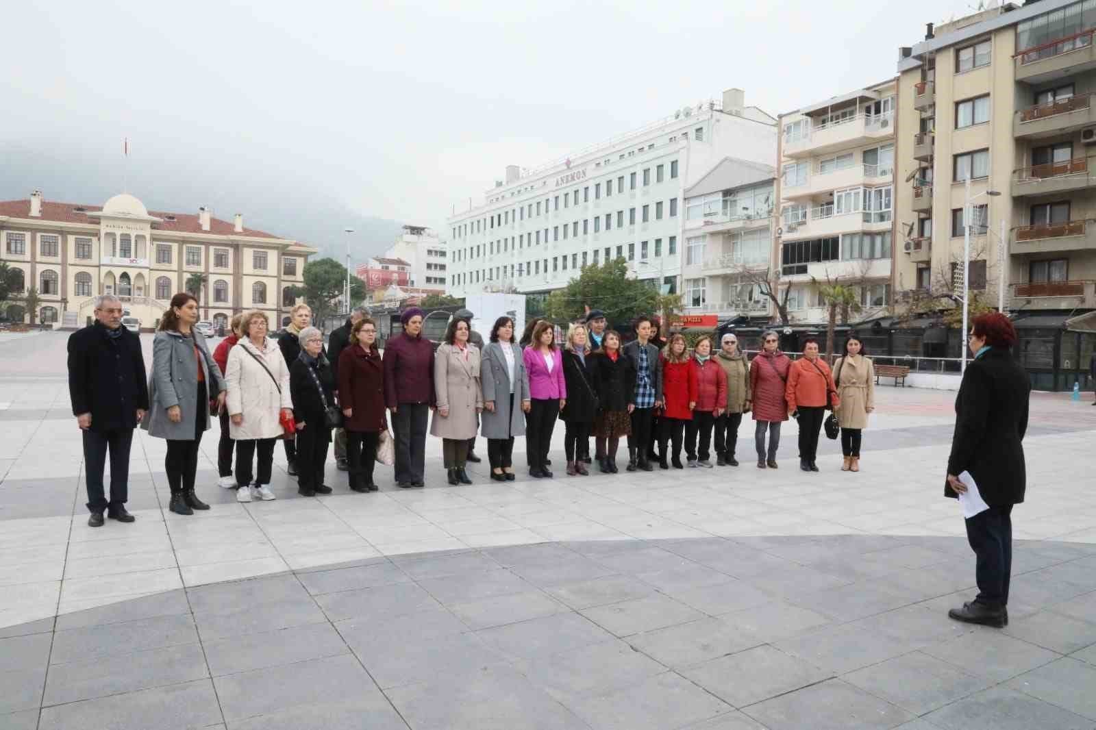 Kadınlar seçme ve seçilme haklarının yıldönümünü kutladı