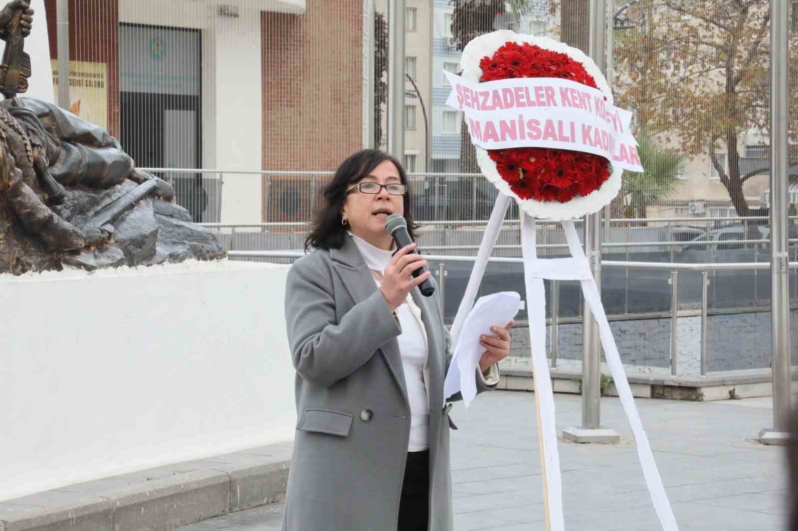 Kadınlar seçme ve seçilme haklarının yıldönümünü kutladı