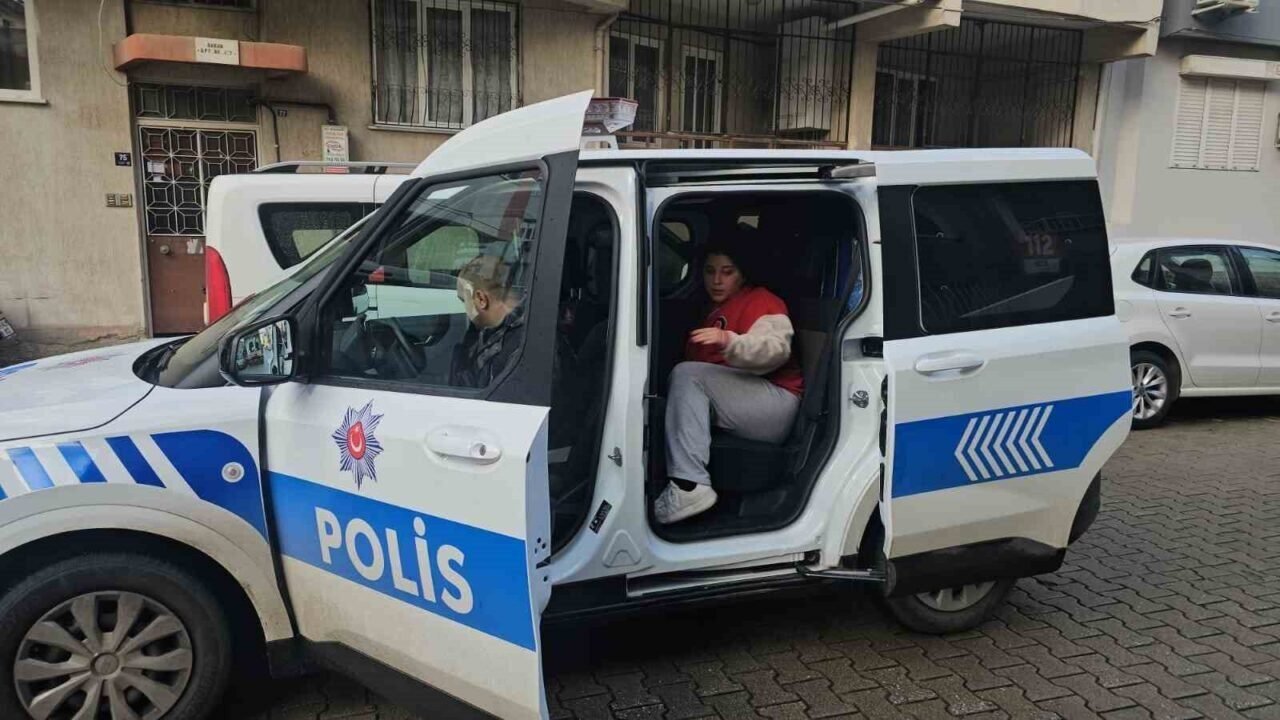 Kazada yaralanan öğrenciyi sınava polisler yetiştirdi