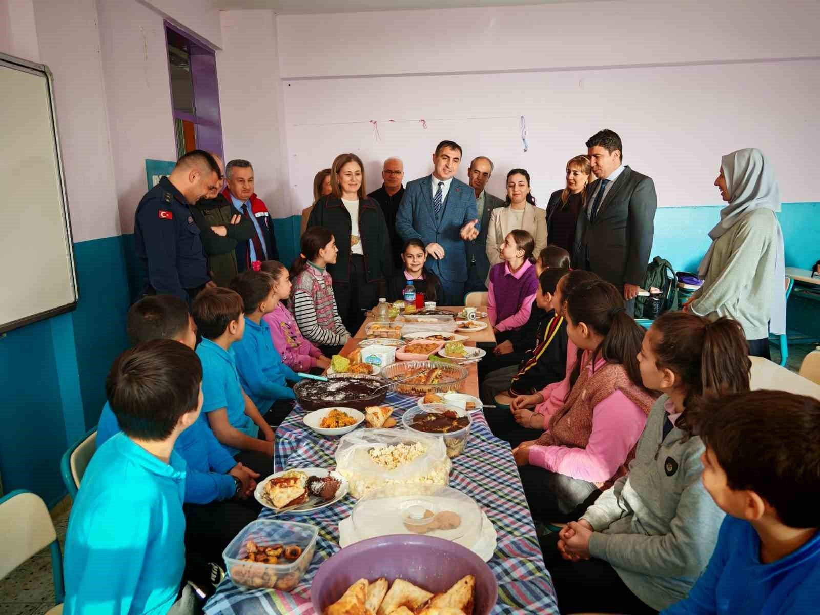 Köy okulundan yerli malı haftası aktifliği