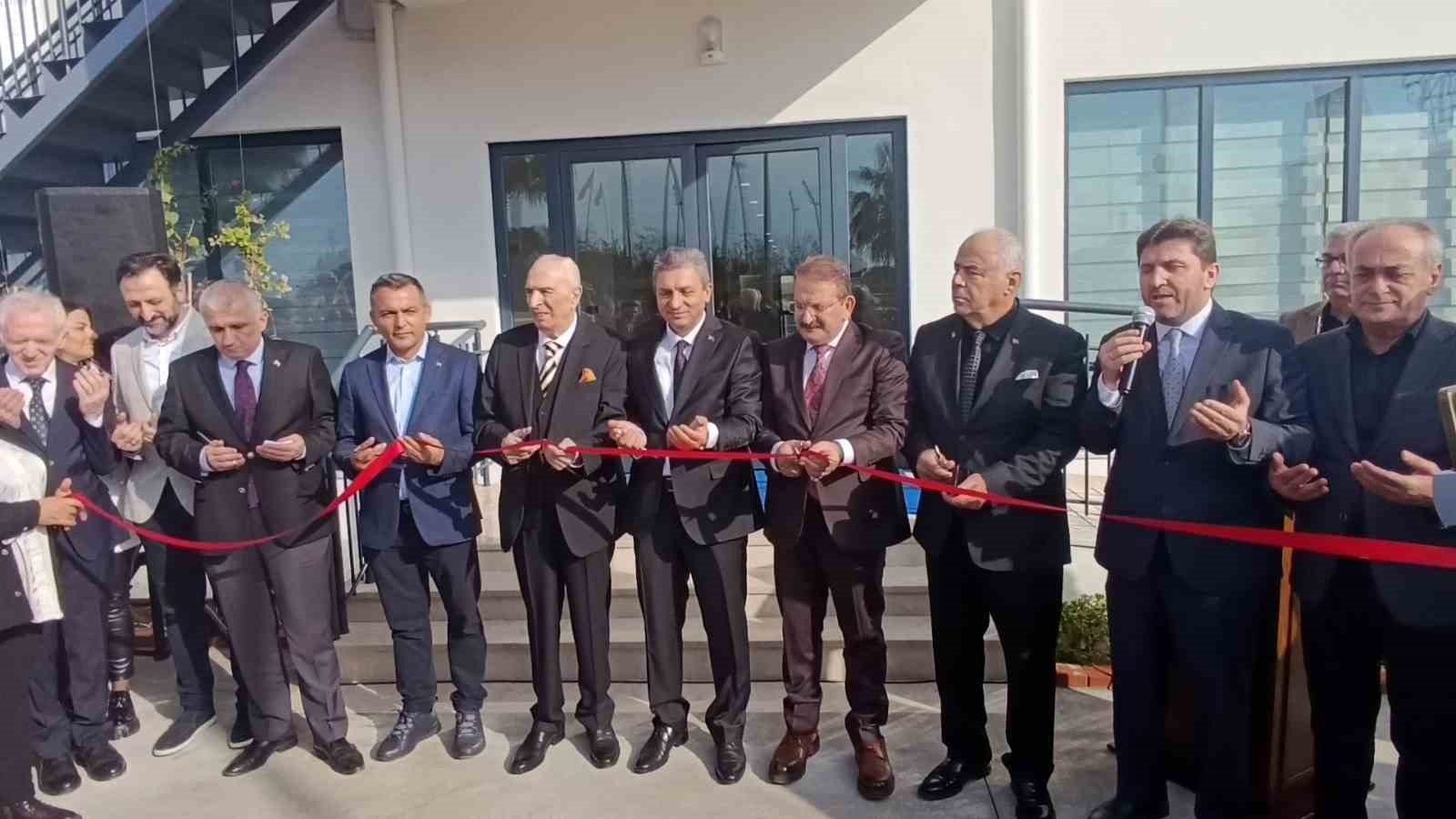 Manavgat’ta gerçekleştirilen sıhhat yatırımlarına bir yenisi daha eklendi. Hayırsever Fuat