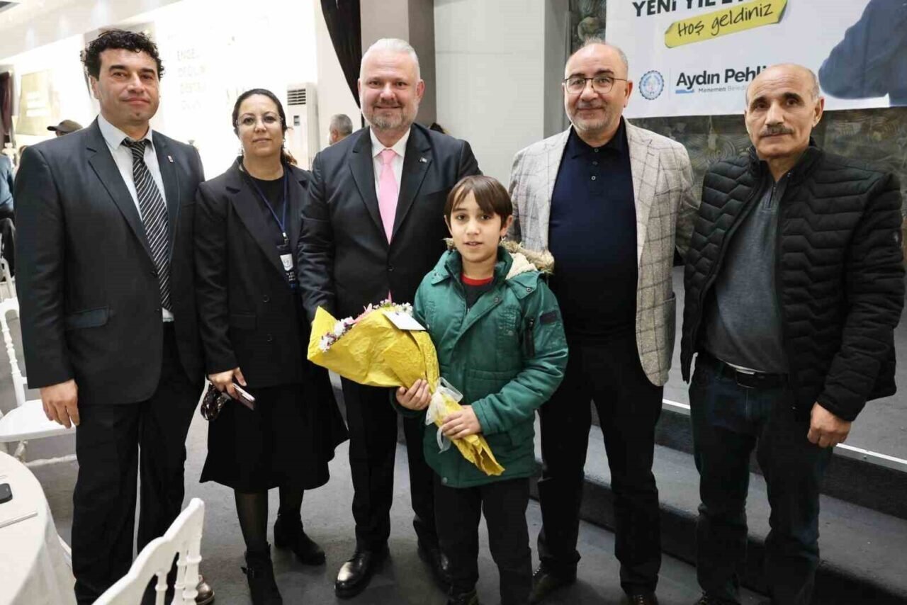 Menemen’de özel çocuklarla çok özel kutlama