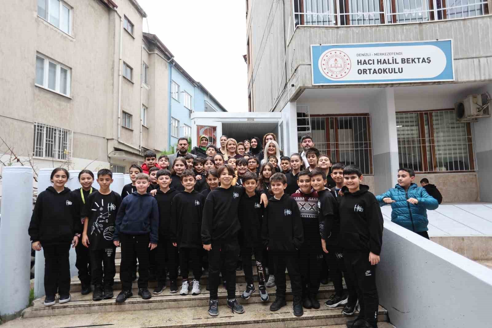 Merkezefendi Belediyesi, öğrencilerin pak ve sağlıklı suya erişimini sağlamak maksadıyla