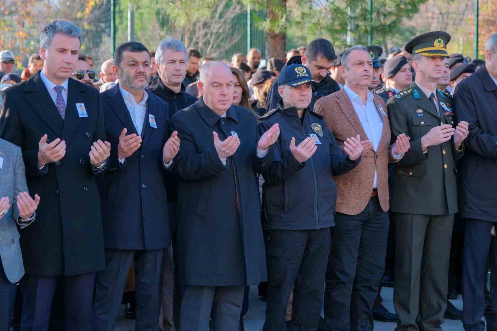 Misyon esnasına hayatını kaybeden polis memuru için merasim düzenlendi