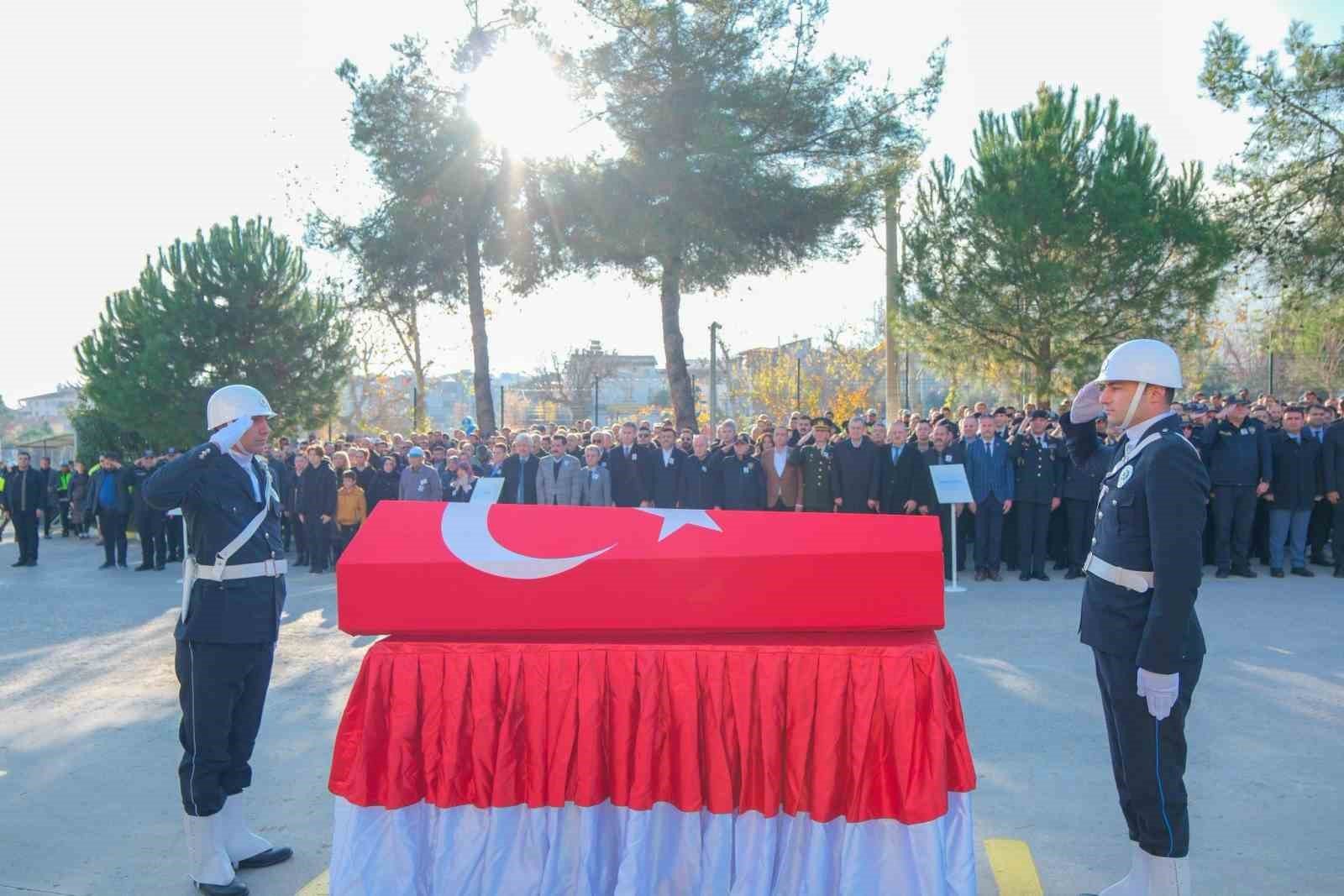 Misyon esnasına hayatını kaybeden polis memuru için merasim düzenlendi