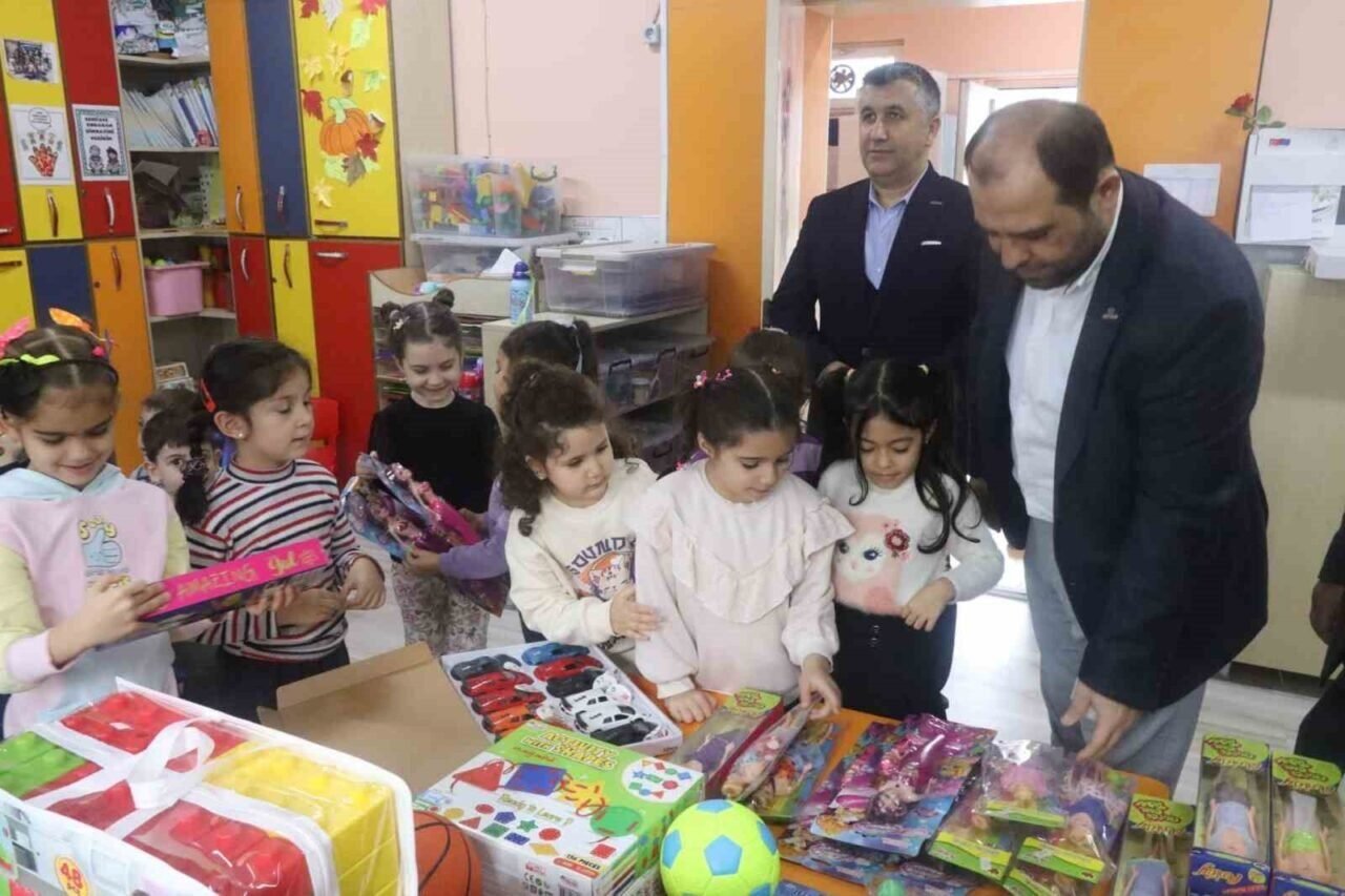 MÜSİAD Antalya Şubesi’nden öğrencilerin eğitimine destek